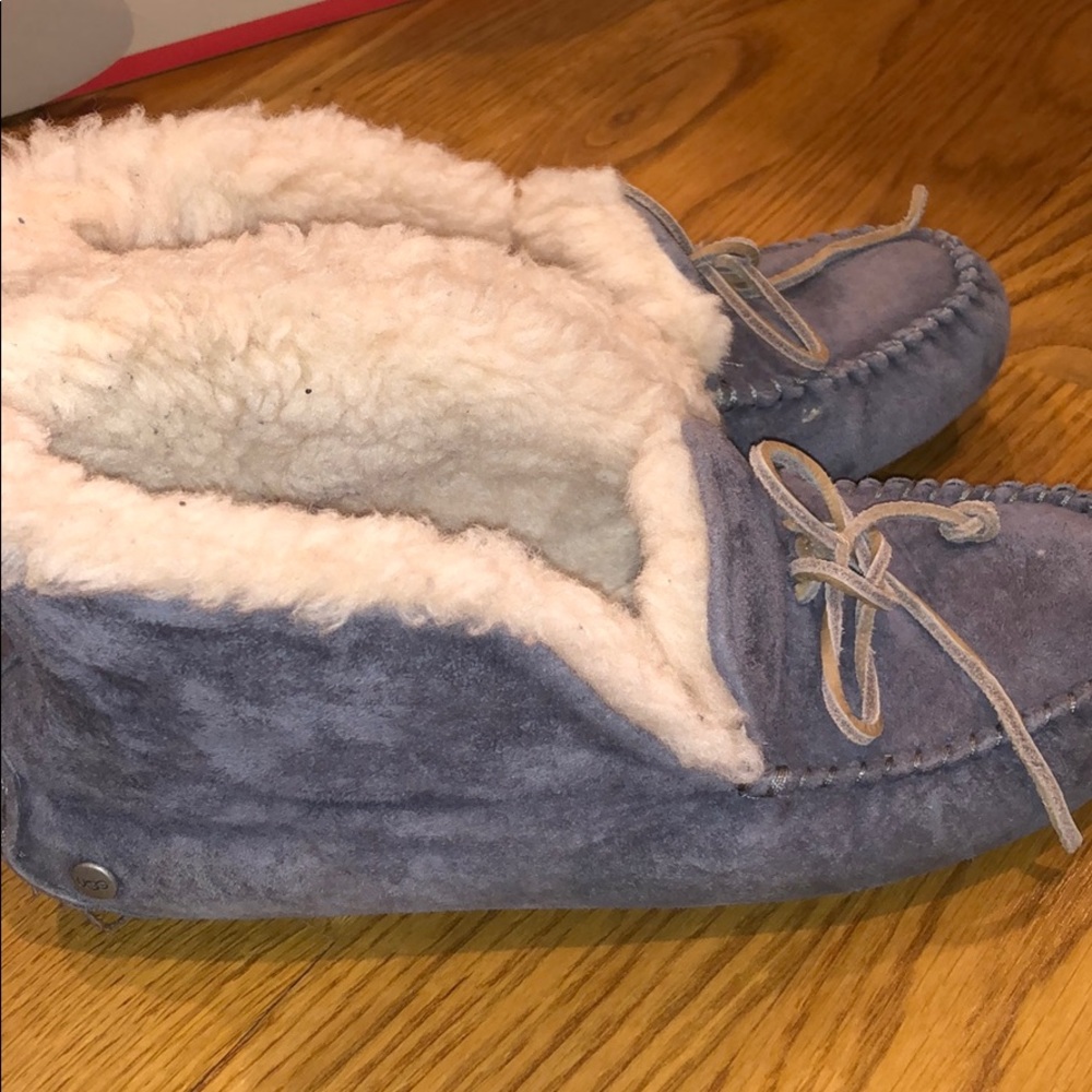 Ugg Slippers - image 4